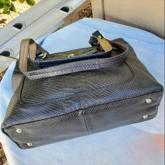 B Makowsky Handbag Snakeskin Embossed Animal Print Leather Shoulder Bag Black - Picture 11 of 14